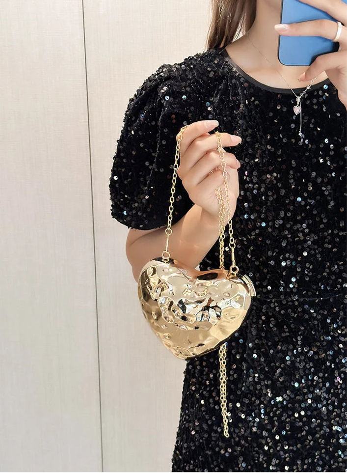 Metallic Heart Lip Clutch