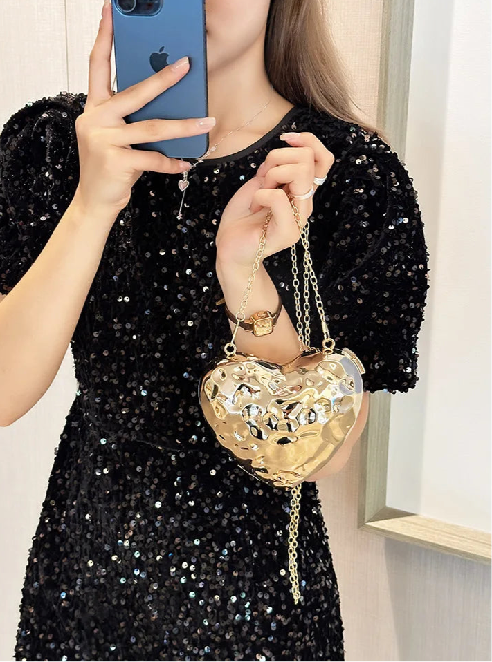 Metallic Heart Lip Clutch