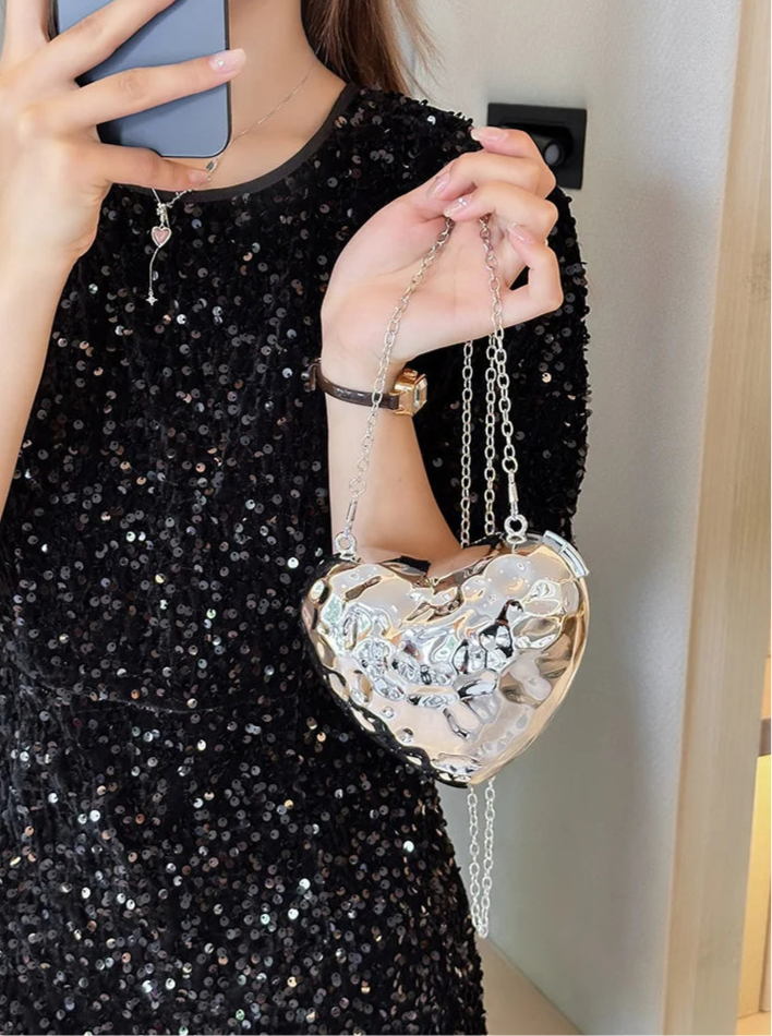 Metallic Heart Lip Clutch