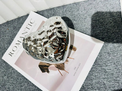 Metallic Heart Lip Clutch